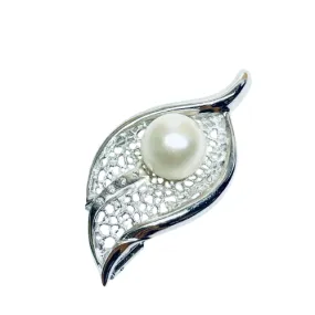 18KWG PEARL=10MM, D4=0.04CT Pendant / Brooch