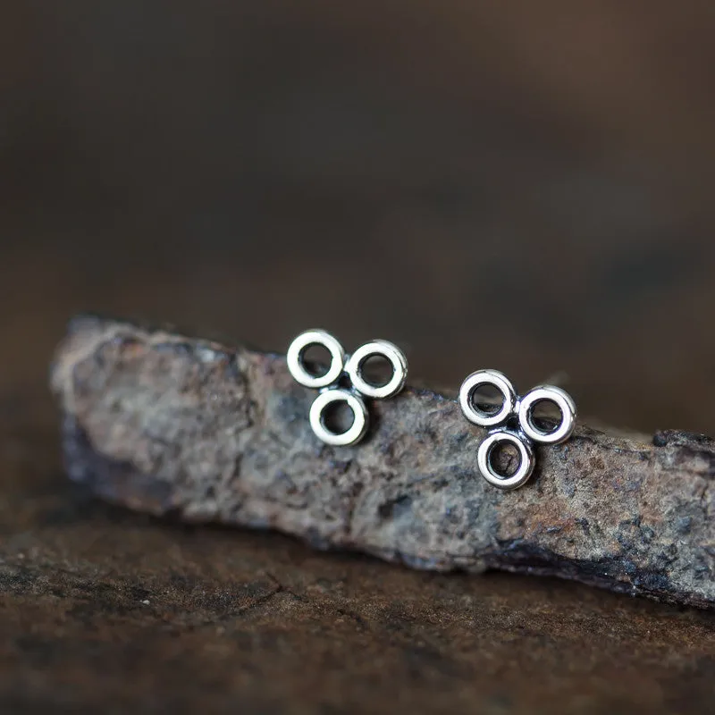 Contemporary Geometric Circle Cluster Stud Earrings, 6mm